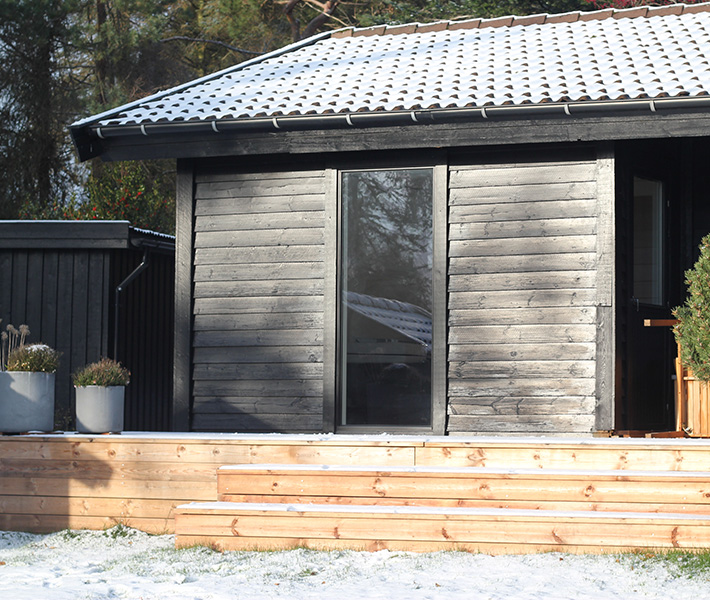 Toppstyrt vindu på soverommet